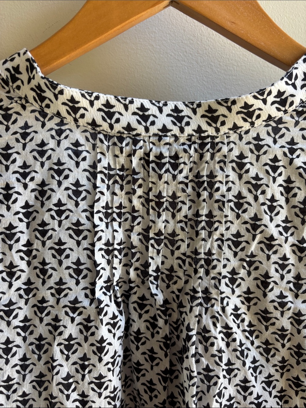 Love, Tomas Emerson Fry Mandarin Collar Blouse - Picture 8 of 8